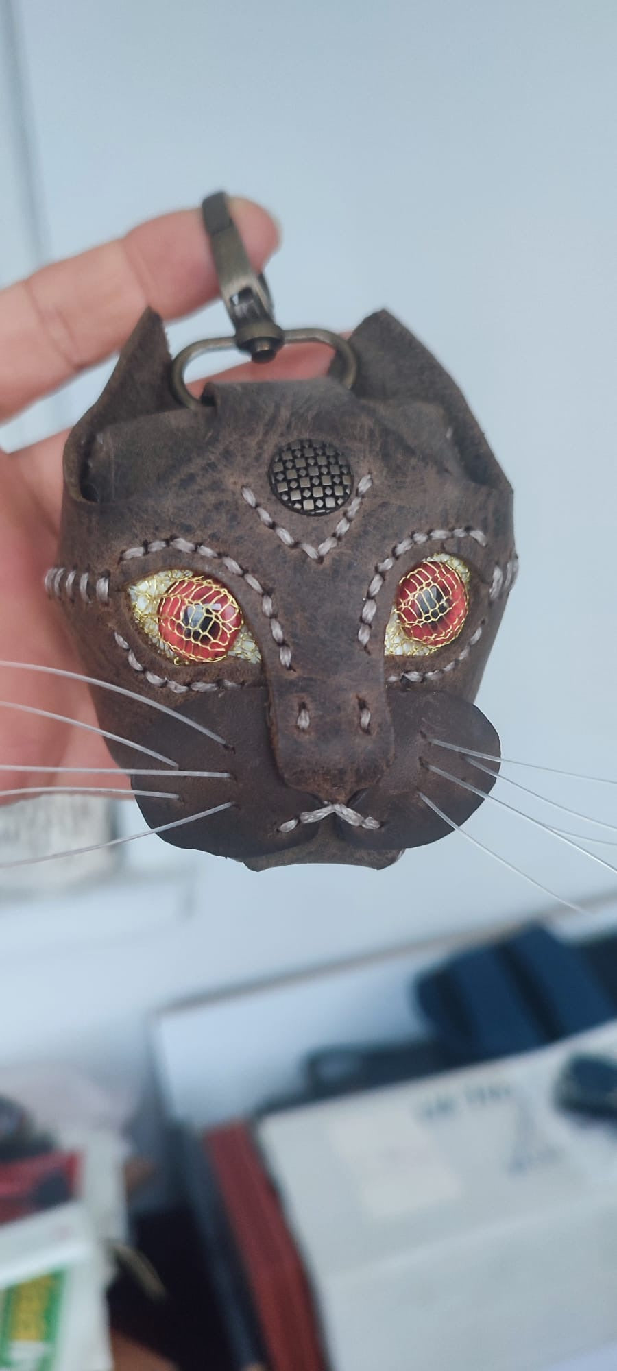 Handmade Leather Cat Head Keychain - Premium Pet Lover Accessory